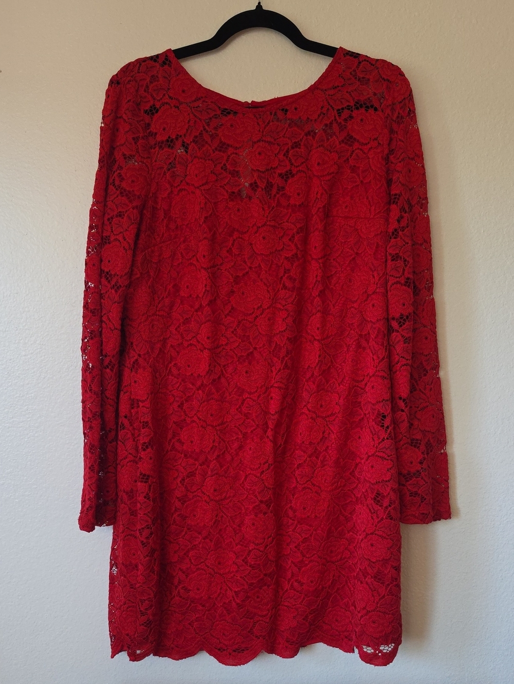 Iz Byer Red Floral Lace Long-Sleeve Shift Dress